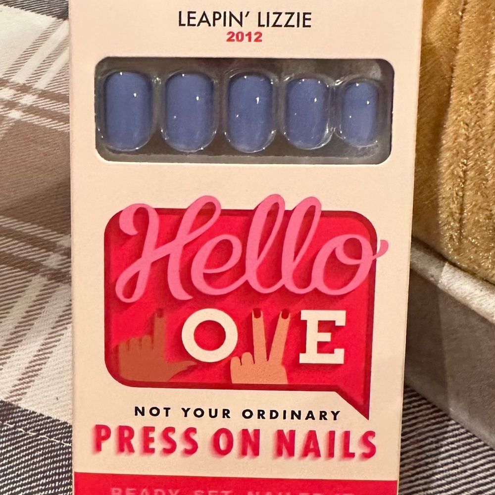 Hello Love Leapin’ Lizzie reusable press on nails